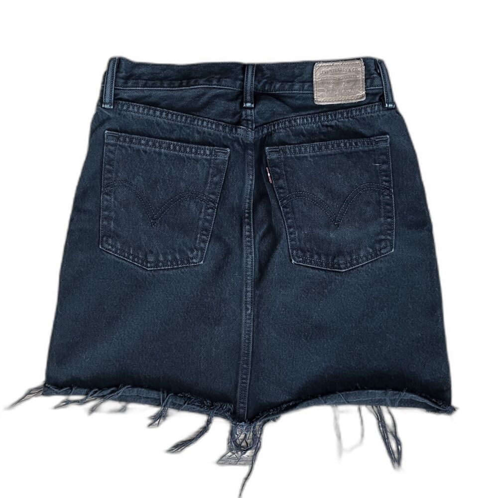 Vintage Levi's Black Fray Hem Denim Skirt  Women's Size 26 - Picture 7 of 9